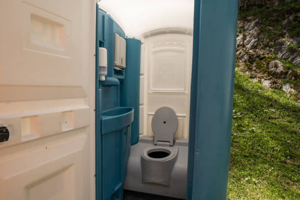 Best Temporary restroom rental  in Elgin, IL